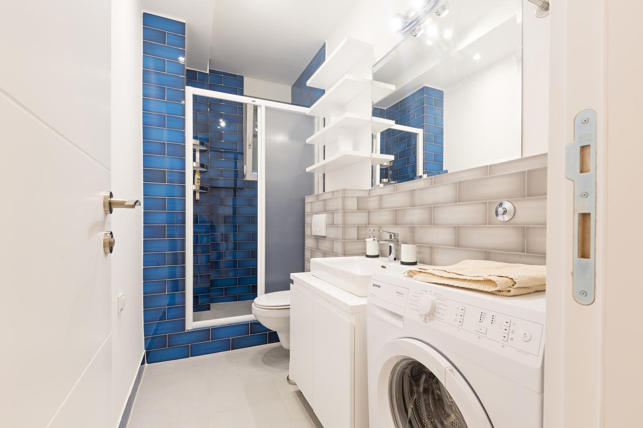 Center Iv Apartment *